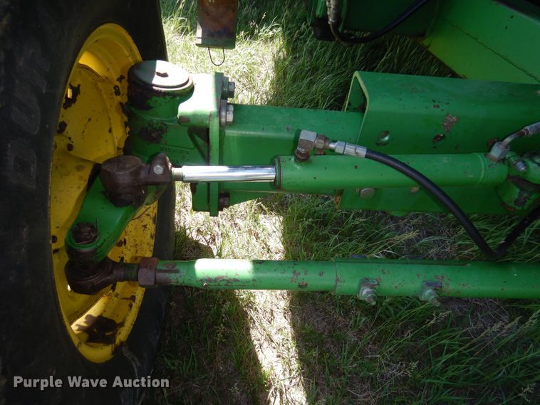 image for item DN1504 1993 John Deere 9600  combine