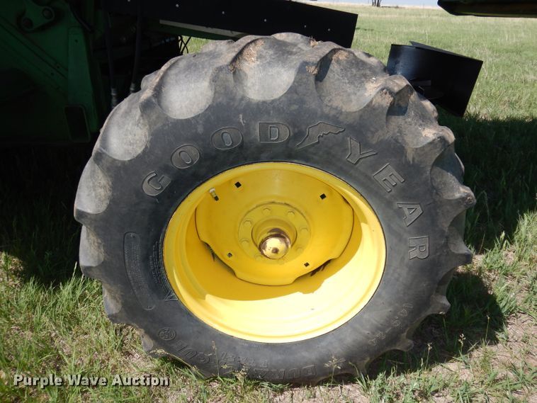 image for item DN1504 1993 John Deere 9600  combine