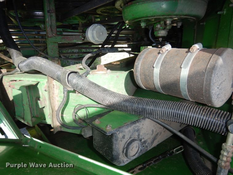 image for item DN1504 1993 John Deere 9600  combine