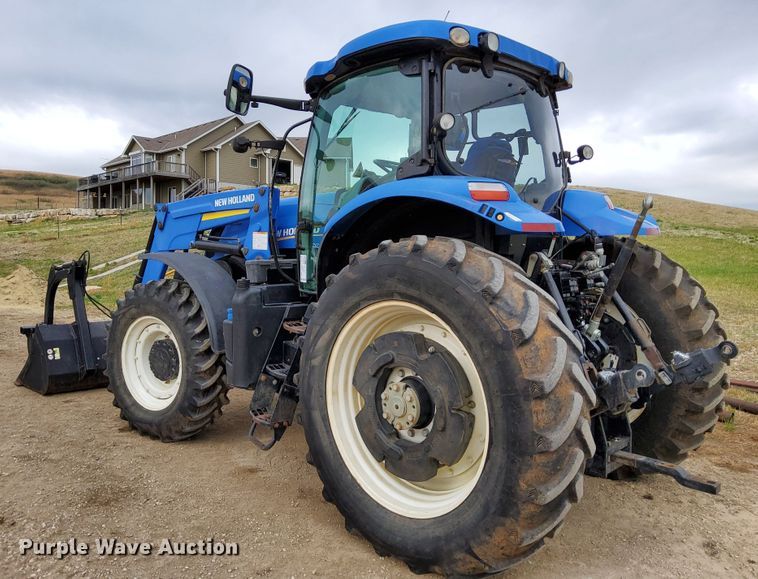 image for item DN6799 2013 New Holland T7.220  MFWD tractor