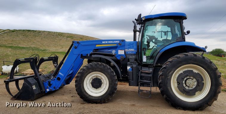 image for item DN6799 2013 New Holland T7.220  MFWD tractor