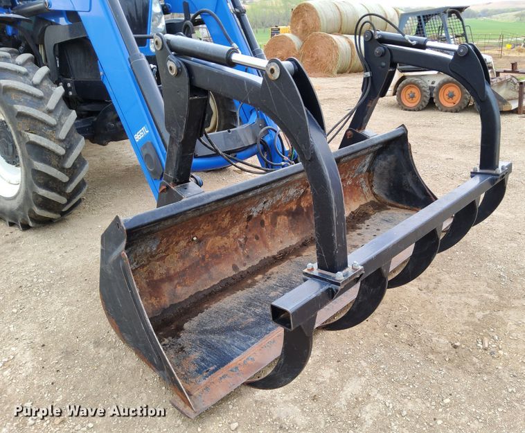 image for item DN6799 2013 New Holland T7.220  MFWD tractor