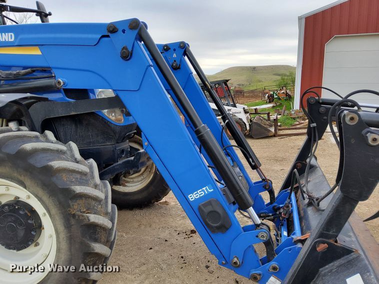 image for item DN6799 2013 New Holland T7.220  MFWD tractor