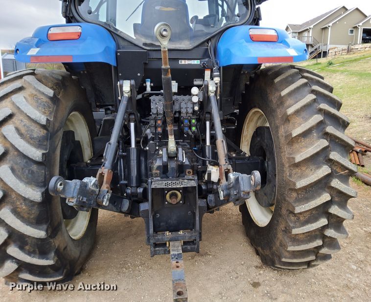 image for item DN6799 2013 New Holland T7.220  MFWD tractor
