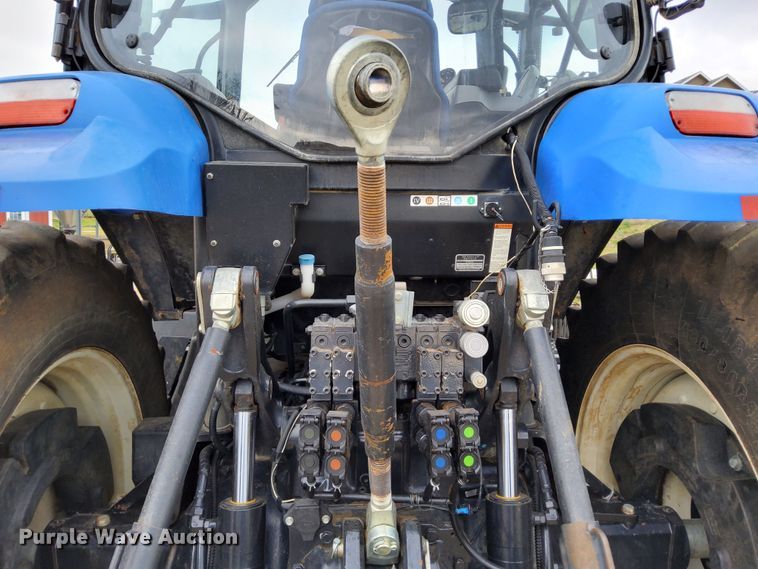 image for item DN6799 2013 New Holland T7.220  MFWD tractor