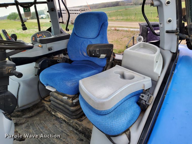 image for item DN6799 2013 New Holland T7.220  MFWD tractor