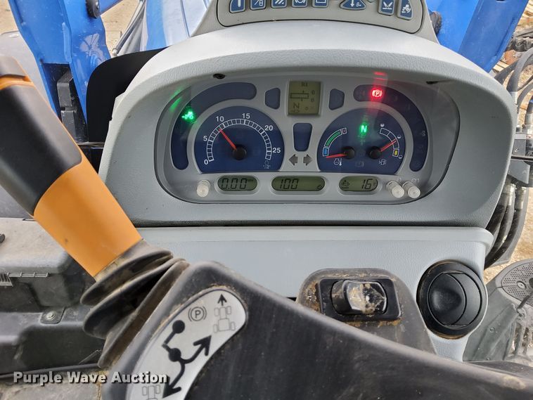 image for item DN6799 2013 New Holland T7.220  MFWD tractor