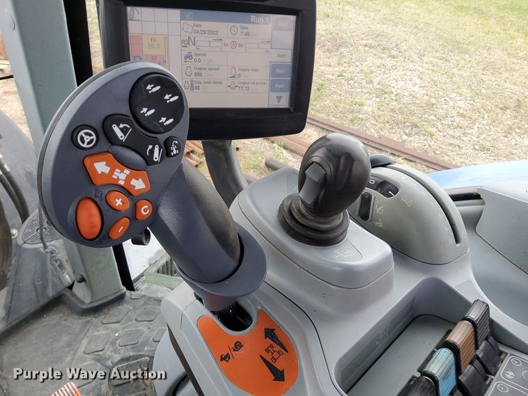 image for item DN6799 2013 New Holland T7.220  MFWD tractor