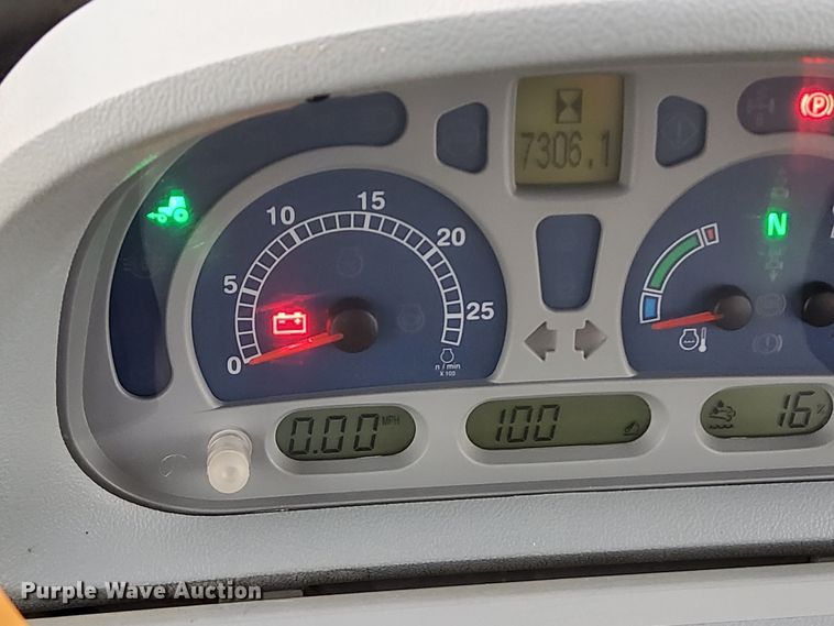 image for item DN6799 2013 New Holland T7.220  MFWD tractor