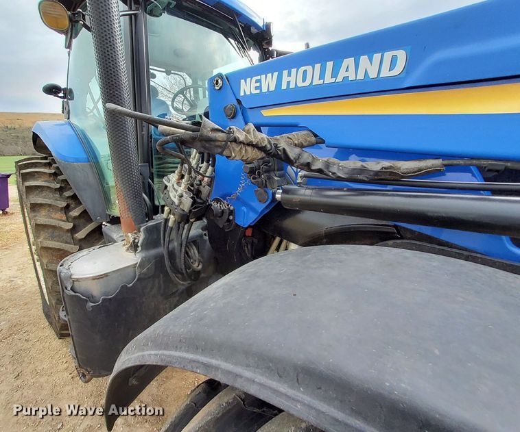 image for item DN6799 2013 New Holland T7.220  MFWD tractor