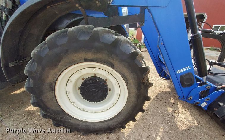 image for item DN6799 2013 New Holland T7.220  MFWD tractor