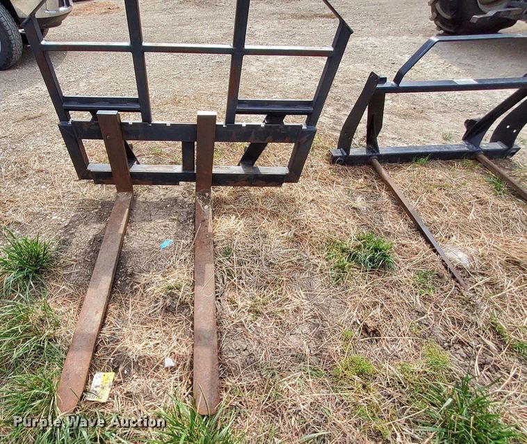 image for item DN6799 2013 New Holland T7.220  MFWD tractor