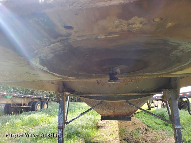 image for item DN6804 2000 Jet  grain trailer