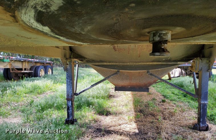 image for item DN6804 2000 Jet  grain trailer