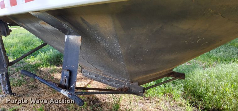 image for item DN6804 2000 Jet  grain trailer