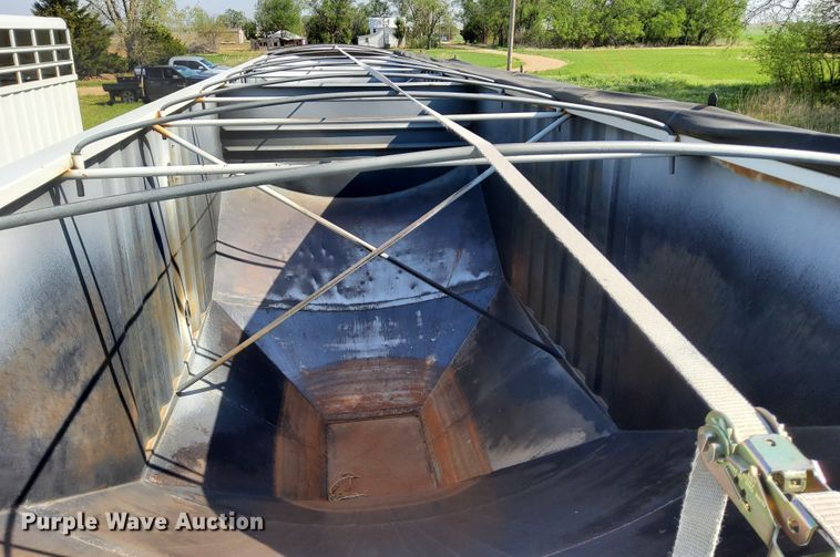 image for item DN6804 2000 Jet  grain trailer