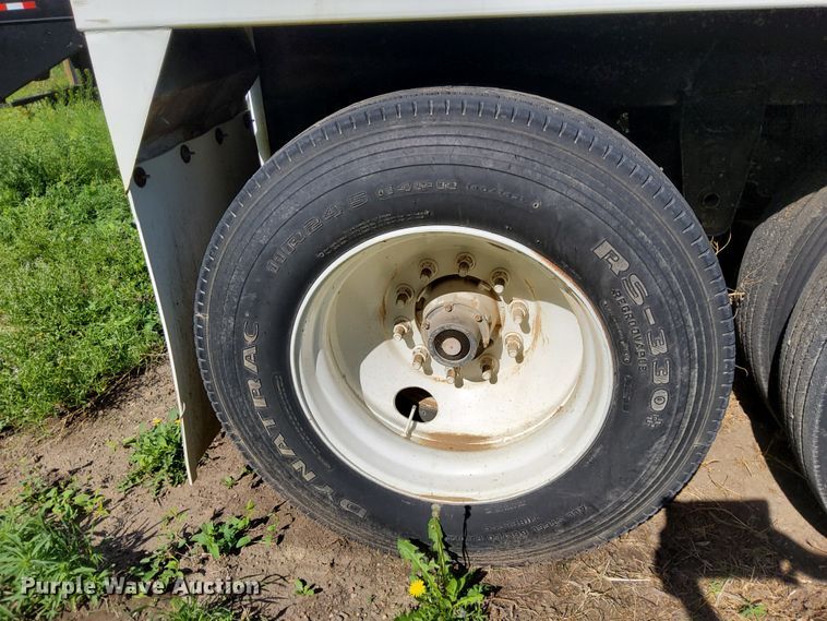 image for item DN6804 2000 Jet  grain trailer