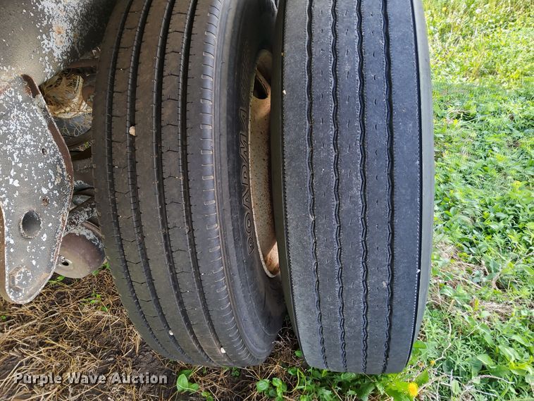 image for item DN6804 2000 Jet  grain trailer