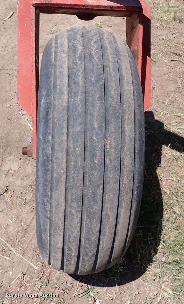 image for item DN6805 Hesston 8400  windrower