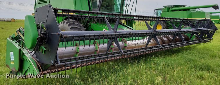 image for item DN6822 1992 John Deere 930  rigid head