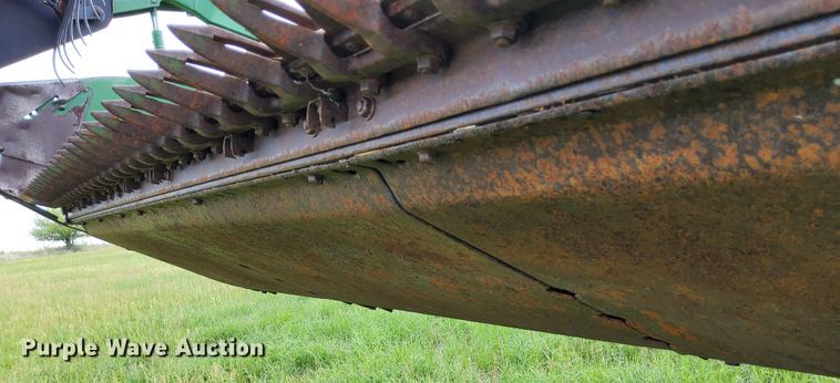 image for item DN6822 1992 John Deere 930  rigid head