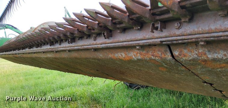 image for item DN6822 1992 John Deere 930  rigid head