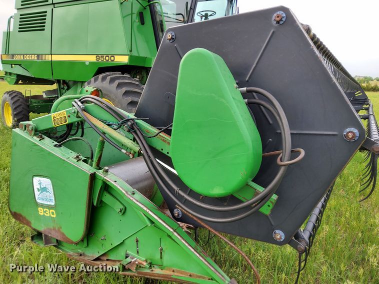 image for item DN6822 1992 John Deere 930  rigid head