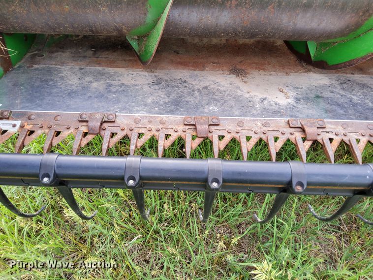 image for item DN6822 1992 John Deere 930  rigid head