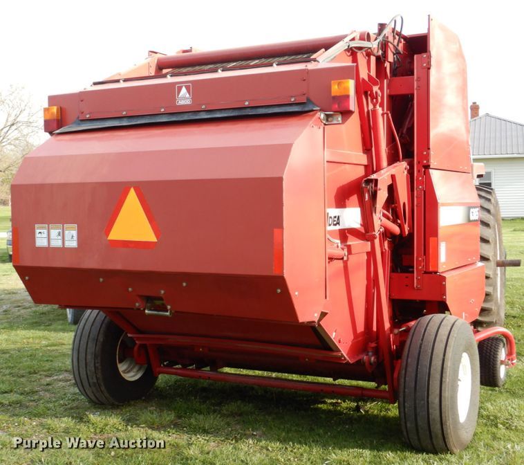 image for item DN7363 2002 New Idea 6365  round baler