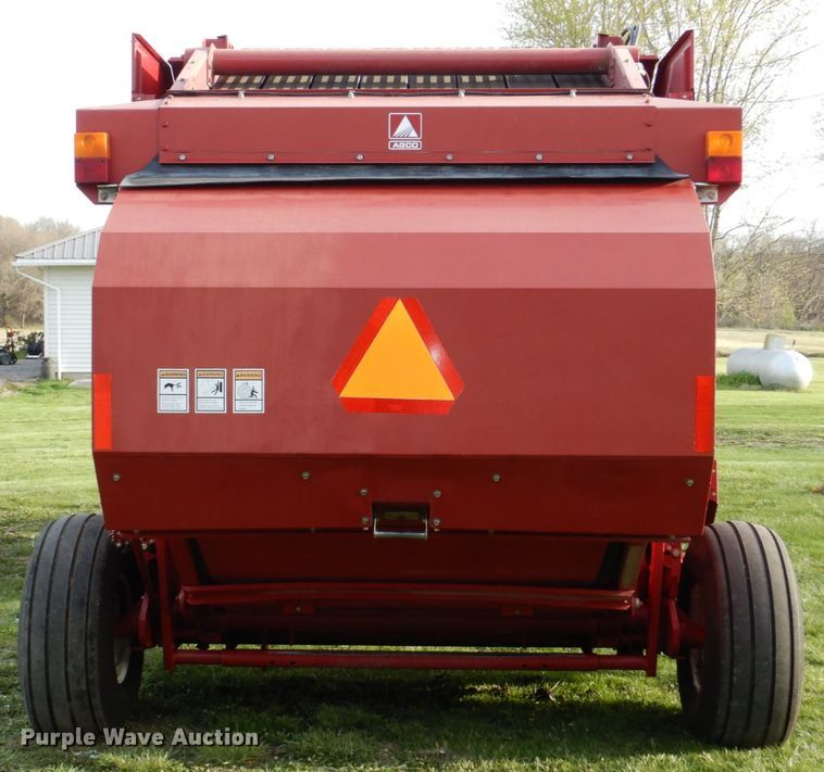 image for item DN7363 2002 New Idea 6365  round baler