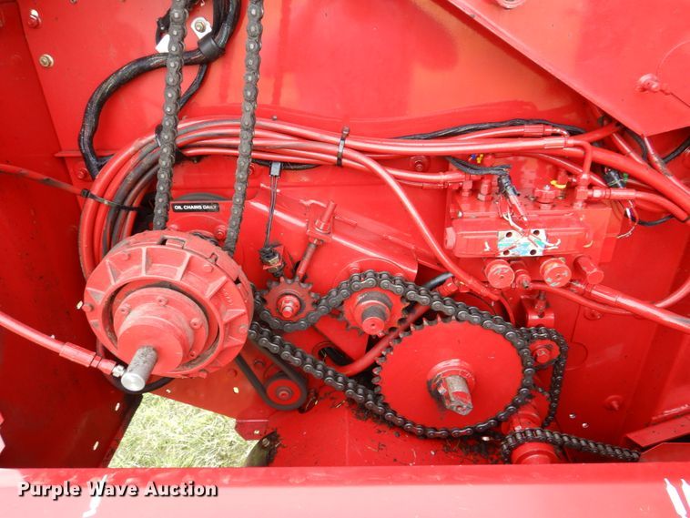 image for item DN7363 2002 New Idea 6365  round baler