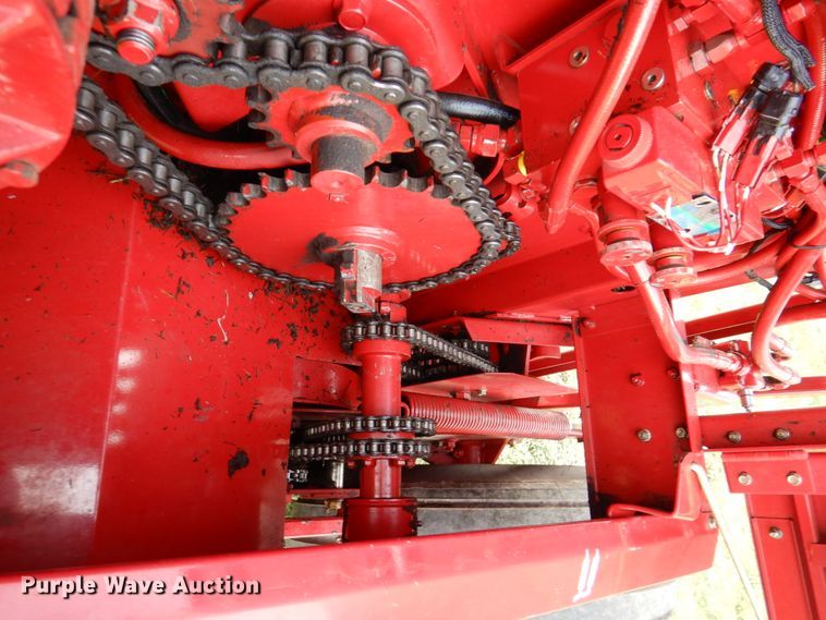 image for item DN7363 2002 New Idea 6365  round baler