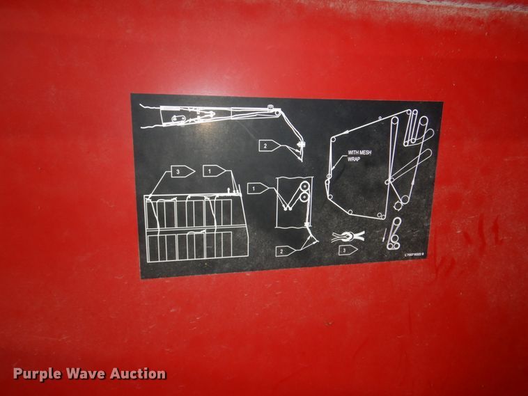 image for item DN7363 2002 New Idea 6365  round baler