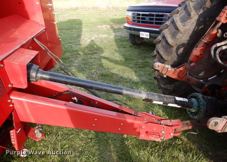 image for item DN7363 2002 New Idea 6365  round baler