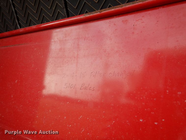 image for item DN7363 2002 New Idea 6365  round baler