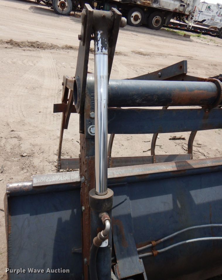 image for item DN7388 International Hydro  tractor