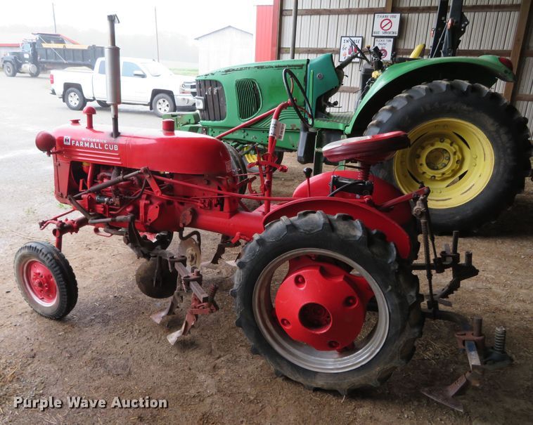 image for item DN7977 International F-Cub  tractor