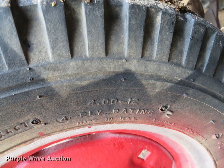 image for item DN7977 International F-Cub  tractor