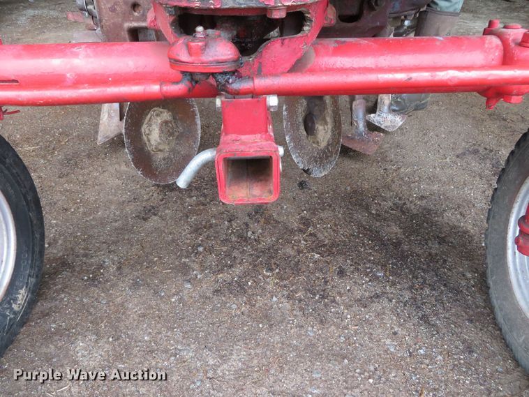 image for item DN7977 International F-Cub  tractor