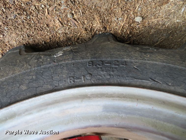 image for item DN7977 International F-Cub  tractor