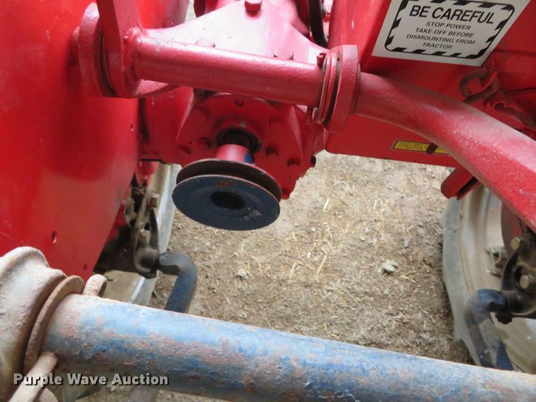 image for item DN7977 International F-Cub  tractor