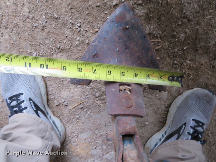 image for item DN7977 International F-Cub  tractor