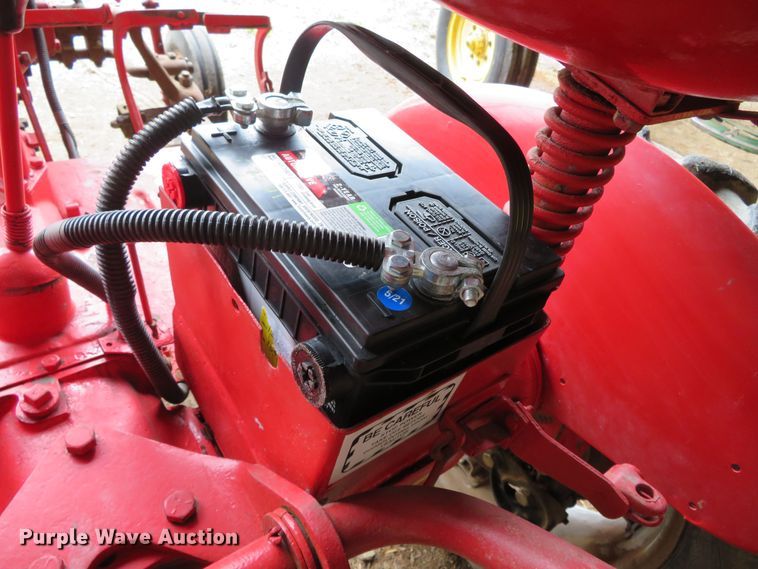 image for item DN7977 International F-Cub  tractor