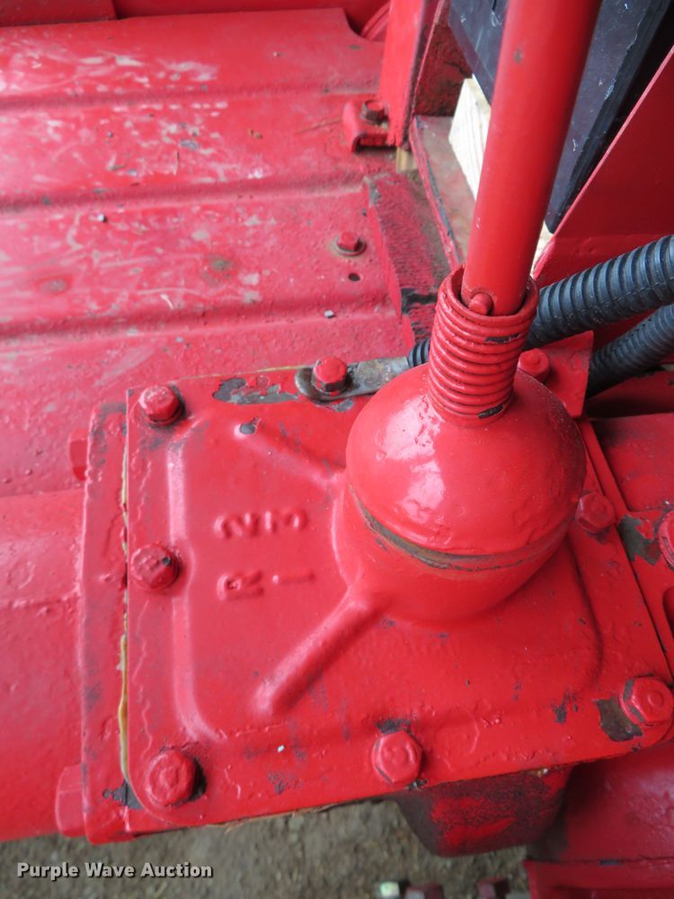 image for item DN7977 International F-Cub  tractor