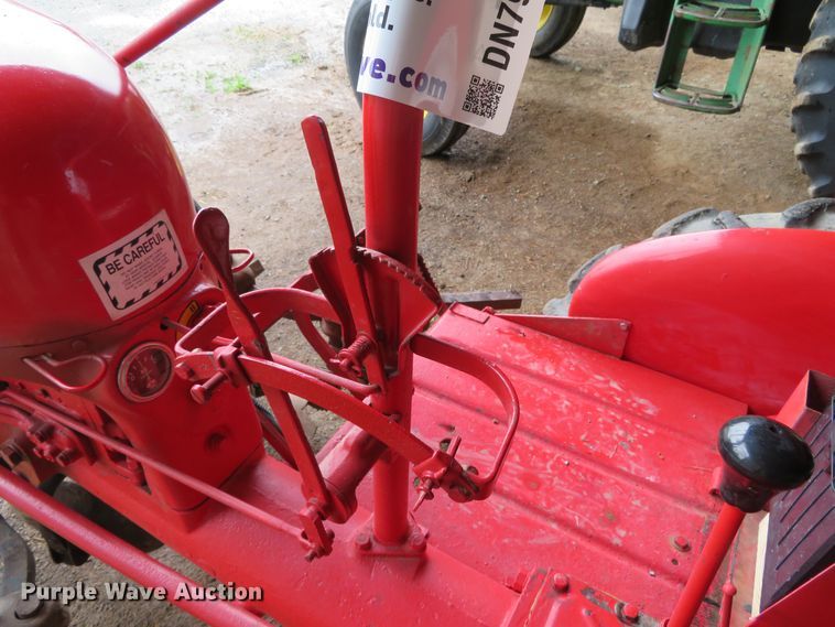 image for item DN7977 International F-Cub  tractor