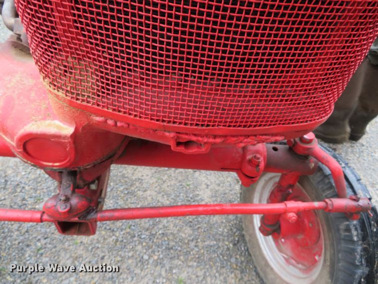 image for item DN7977 International F-Cub  tractor