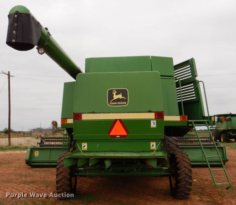 image for item DP3991 1993 John Deere 9600  combine