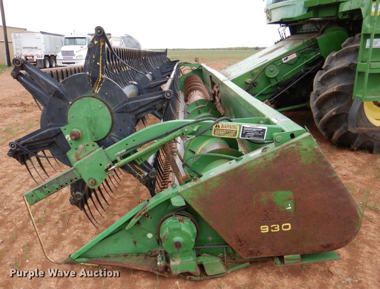 image for item DP3991 1993 John Deere 9600  combine