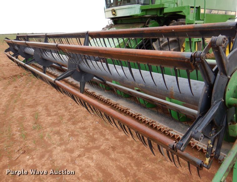 image for item DP3991 1993 John Deere 9600  combine