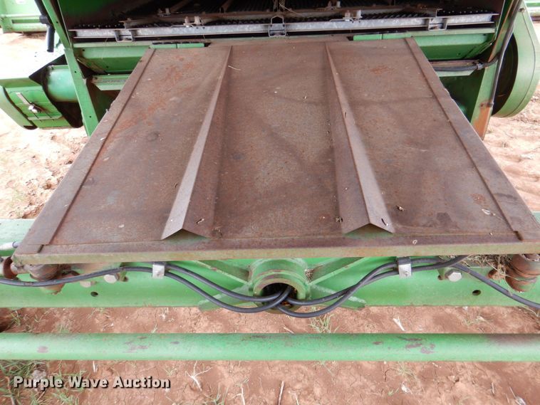 image for item DP3991 1993 John Deere 9600  combine